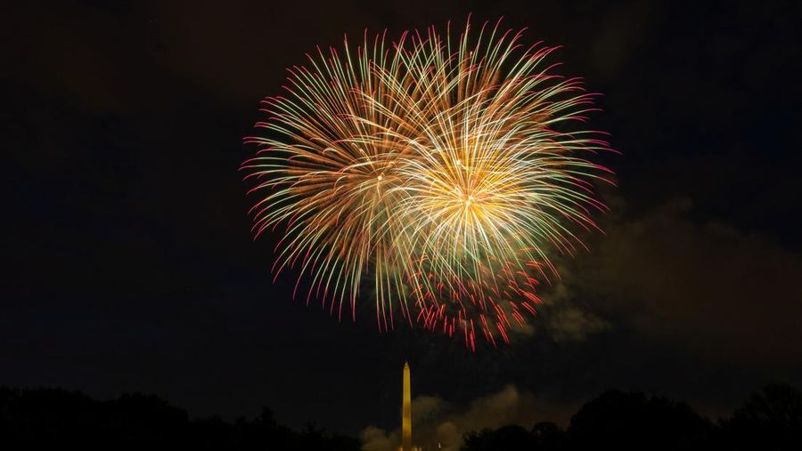 perayaan kemerdekaan Fourth of July pada Selasa (4/7/2023) waktu setempat. Di antaranya gelaran parade dan pesta kembang api. (REUTERS/KEVIN WURM)
