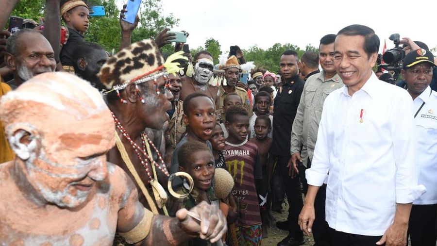 Presiden Joko Widodo di Kampung Ewer, Kabupaten Asmat, Papua Selatan, Kamis, (6/7/2023). (Dok. Kris - Biro Pers Sekretariat Presiden)