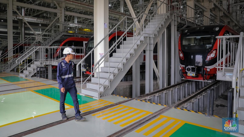 Suasana Depo LRT Jabodebek di Jatimulya, Bekasi, Jawa Barat, Kamis (6/7/2023). Suasana Depo LRT Jabodebek di Jatimulya, Bekasi, Jawa Barat, Kamis (6/7/2023). (CNBC Indonesia/Faisal Rahman)