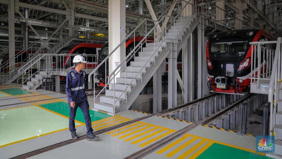 Suasana Depo LRT Jabodebek di Jatimulya, Bekasi, Jawa Barat, Kamis (6/7/2023). (CNBC Indonesia/Faisal Rahman)