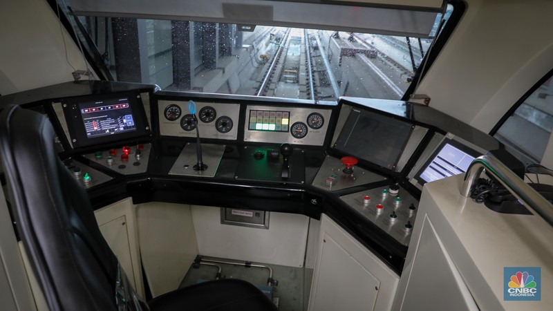 Suasana Stasiun LRT (Jabodebek) Dukuh Atas, Jakarta, Kamis (6/7/2023). (CNBC Indonesia/Faisal Rahman) Suasana Stasiun LRT (Jabodebek) Dukuh Atas, Jakarta, Kamis (6/7/2023). (CNBC Indonesia/Faisal Rahman)