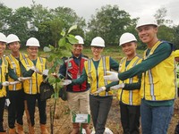 PTBA Sulap Lahan Bekas Tambang 1,6 Hektar Jadi Kebun Buah