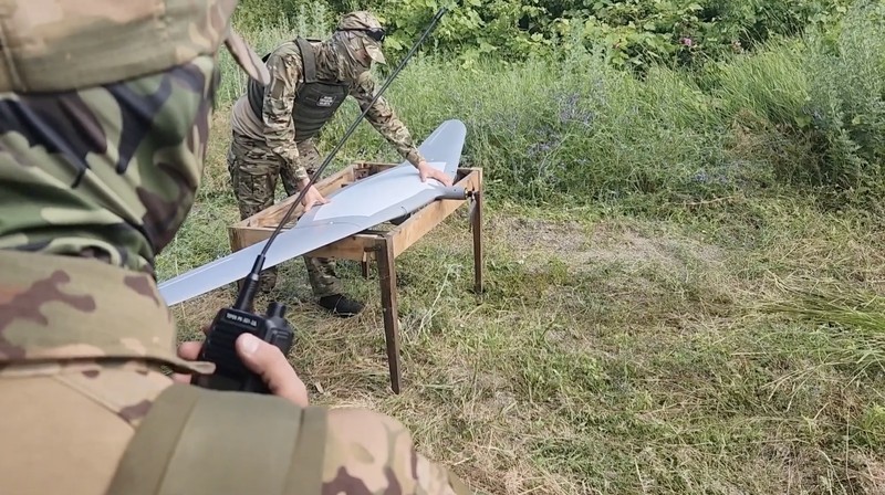 Tentara Rusia melakukan uji coba senjata baru yakni Albatross sebuah drone yang dapat di terbangkan dengan jarak jauh. (Tangkapan Layar Video Kementerian Pertahanan Rusia)