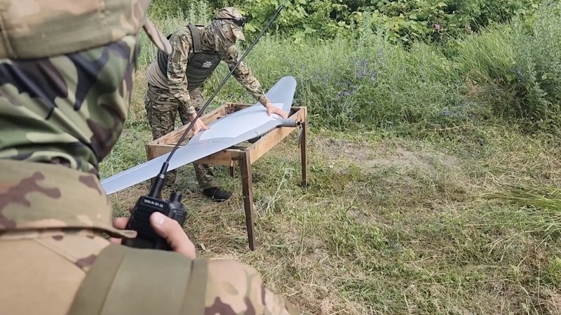 Tentara Rusia melakukan uji coba senjata baru yakni Albatross sebuah drone yang dapat di terbangkan dengan jarak jauh. (Tangkapan Layar Video Kementerian Pertahanan Rusia)