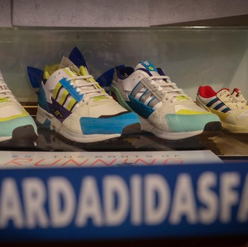 Yuk Nostalgia! Begini Penampakan Sepatu Sneakers Jadul di RI