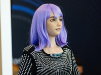 Ditanya Ambisi Jadi Raja Manusia, Jawaban Robot Bikin Waswas