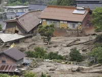 Potret Jepang Dihantam Banjir, Mobil Terendam-Rumah Hanyut