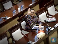 Hasan Fawzi Bos Baru OJK, Begini Nasib Kripto di RI