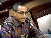 Ini Hasan Fawzi, Bos Baru OJK yang Bakal Awasi Aset Kripto