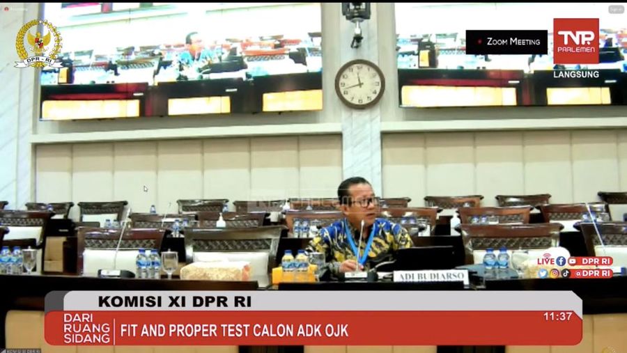 Kepala Pusat Kebijakan Sektor Keuangan (PKSK), Badan Keuangan Fiskal (BKF) Kementerian Keuangan (Kemenkeu) Adi Budiarso menjalani uji kepatutan dan kelayakan sebagai calon kepala eksekutif pengawas lembaga pembiayaan, perusahaan modal ventura, lembaga keuangan mikro, dan lembaga jasa keuangan lainnya OJK di Gedung DPR, Jakarta, Senin (10/7/2023). (Dok. TV Parlemen)