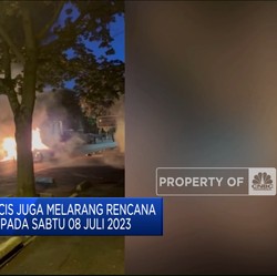 Prancis Larang Penjualan Kembang Api di Hari  Kemerdekaan