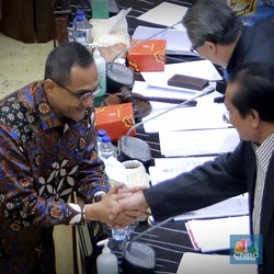 Sah! Potret Hasan Fauzi dan Agusman Terpilih Bos DK OJK