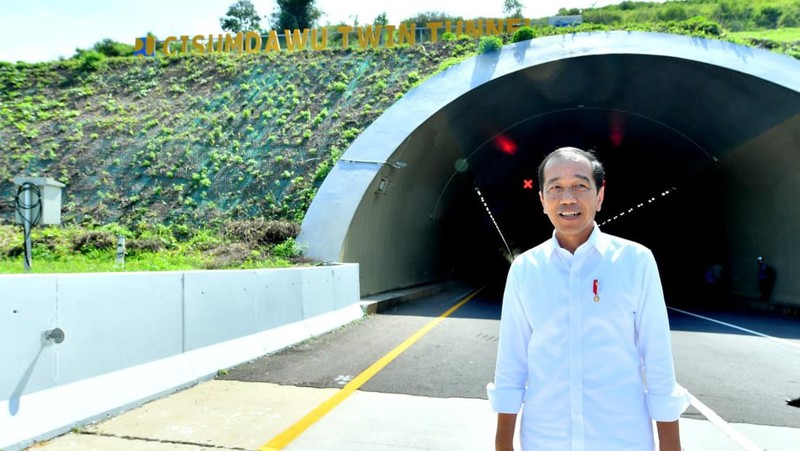 Presiden Jokowi Resmikan Jalan Tol Cileunyi-Sumedang-Dawuan (Cisumdawu), Sumedang, Selasa (11/7/2023). (Tangkapan Layar Youtube Sekretariat Presiden)