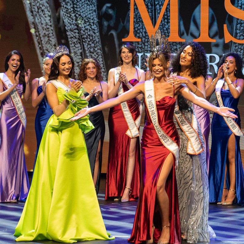 Rikkie Valerie Kollé dinobatkan sebagai Miss Netherland 2023. Kolle adalah menjadi wanita transgender pertama yang meraih gelar Miss Netherlands. Rikkie Valerie Kollé dinobatkan sebagai Miss Netherland 2023. Kolle adalah menjadi wanita transgender pertama yang meraih gelar Miss Netherlands. (Dok. missnederland.nl)
