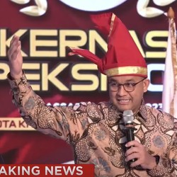 Jreng! Anies Tiba-tiba Singgung Soal Rumput JIS, Ini Katanya