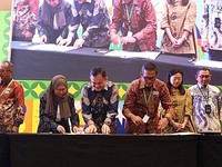Astra-PLN Kolaborasi Transisi EBT Lewat SPKLU & PLTS Atap