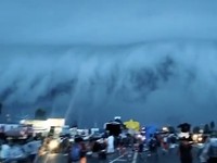 Muncul Awan 'Tsunami' di RI, Lebih Bahaya dari Gempa Megathrust?