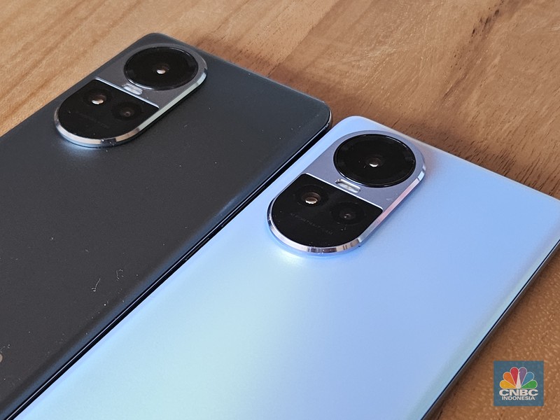 Kehadiran seri Oppo Reno10 5G di Indonesia semakin dekat. Setelah terlihat muncul di situs resmi Kementerian Perindustrian (Kemenperin), kini wujud HP ini mulai terlihat. Kehadiran seri Oppo Reno10 5G di Indonesia semakin dekat. Setelah terlihat muncul di situs resmi Kementerian Perindustrian (Kemenperin), kini wujud HP ini mulai terlihat. (CNBC Indonesia/Intan Rakhmayanti Dewi)