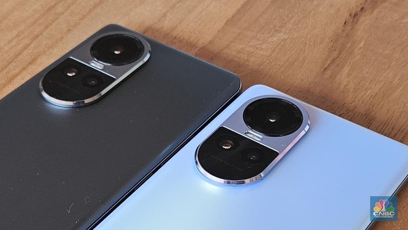 Kehadiran seri Oppo Reno10 5G di Indonesia semakin dekat. Setelah terlihat muncul di situs resmi Kementerian Perindustrian (Kemenperin), kini wujud HP ini mulai terlihat. (CNBC Indonesia/Intan Rakhmayanti Dewi)