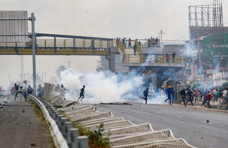 Ricuh saat demo menolak UU Keuangan di Kenya, Rabu (12/7/2023). (REUTERS/Thomas Mukoya) Ricuh saat demo menolak UU Keuangan di Kenya, Rabu (12/7/2023). (REUTERS/Thomas Mukoya)