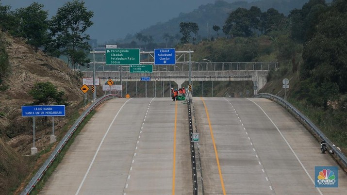 Suasana Jalan Tol Bogor-Ciawi-Sukabumi (Bocimi), Jawa Barat, Kamis, (13/7). Pembangunan Jalan Tol Bogor-Ciawi-Sukabumi (Bocimi), ditargetkan sampai Cibadak pada awal Agustus 2023. (CNBC Indonesia/Muhammad Sabki)