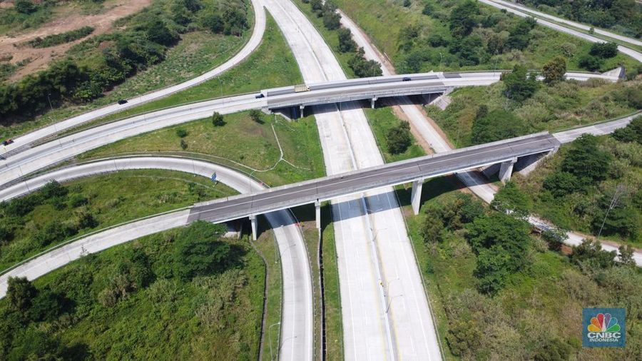 Suasana Jalan Tol Bogor-Ciawi-Sukabumi (Bocimi), Jawa Barat, Kamis, (13/7). Pembangunan Jalan Tol Bogor-Ciawi-Sukabumi (Bocimi), ditargetkan sampai Cibadak pada awal Agustus 2023. (CNBC Indonesia/Muhammad Sabki)
