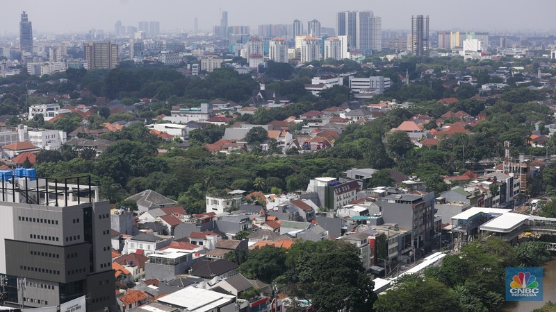 Warga beraktifitas di kawasan permukiman padat penduduk di Jakarta Barat, Rabu (12/7/2023). (CNBC Indonesia/Tri Susilo) Warga beraktifitas di kawasan permukiman padat penduduk di Jakarta Barat, Rabu (12/7/2023). (CNBC Indonesia/Tri Susilo)