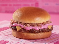 Burger King Hadirkan Menu Serba Pink untuk Sambut Film Barbie