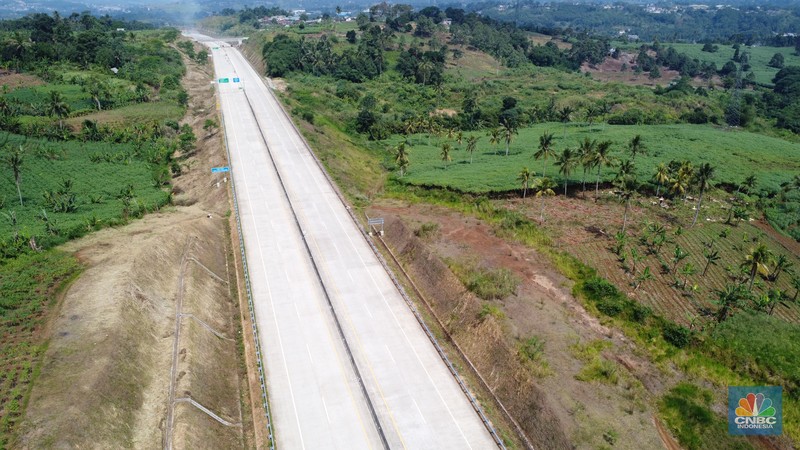 Foto udara jalan Tol Bogor-Ciawi-Sukabumi (Bocimi), Jawa Barat, Kamis, (13/7/2023). (CNBC Indonesia/Muhammad Sabki) Foto udara jalan Tol Bogor-Ciawi-Sukabumi (Bocimi), Jawa Barat, Kamis, (13/7/2023). (CNBC Indonesia/Muhammad Sabki)