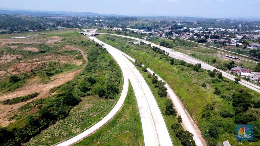 Foto udara jalan Tol Bogor-Ciawi-Sukabumi (Bocimi), Jawa Barat, Kamis, (13/7/2023). (²©²ÊÍøÕ¾/Muhammad Sabki)