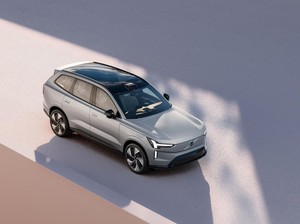 Berpotensi Korslet, Pabrikan Ini Sarankan Mobil Listrik Diparkir di Luar Rumah