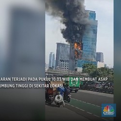 Gedung K-Link Jakarta Terbakar, 22 Mobil Damkar Diturunkan