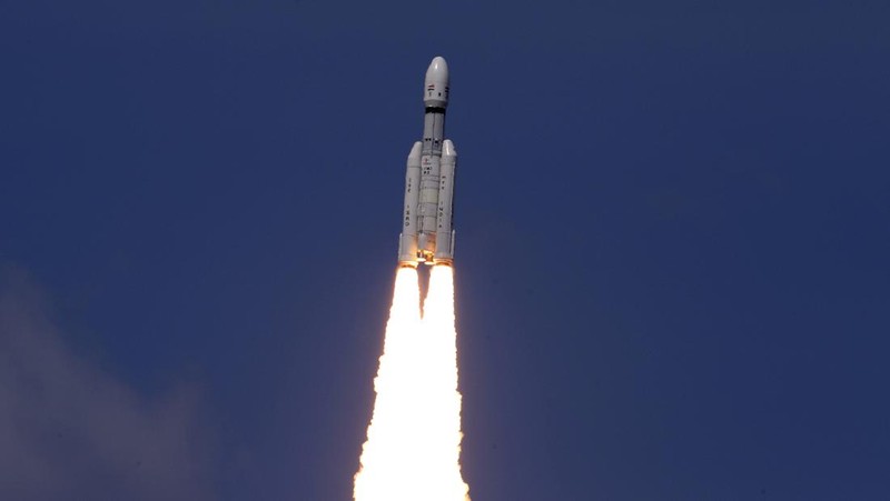 Dalam foto yang dirilis oleh Organisasi Penelitian Luar Angkasa India (ISRO), pesawat ruang angkasa India Chandrayaan-3, kata untuk 