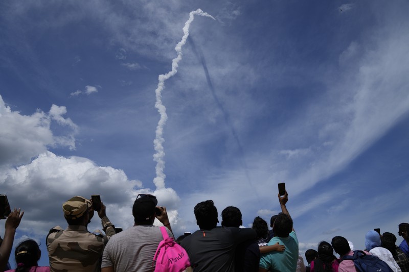 Dalam foto yang dirilis oleh Organisasi Penelitian Luar Angkasa India (ISRO), pesawat ruang angkasa India Chandrayaan-3, kata untuk Dalam foto yang dirilis oleh Organisasi Penelitian Luar Angkasa India (ISRO), pesawat ruang angkasa India Chandrayaan-3, kata untuk