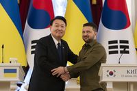 Deal! Korea Selatan Janji Bantu Zelensky Lawan Rusia