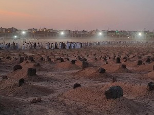 Tata Cara Ziarah Kubur Beserta Urutan Bacaan Doa Arab, Latin dan Artinya