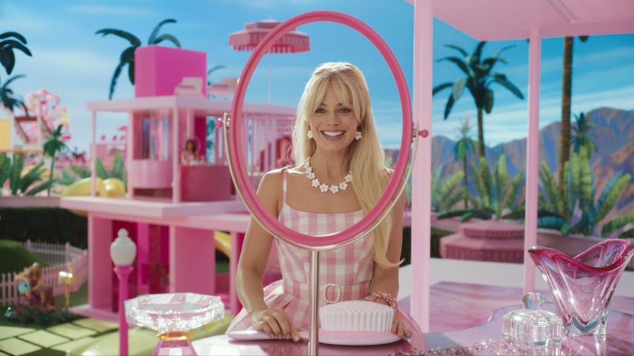 This mage released by Warner Bros. Pictures shows Margot Robbie in a scene from 