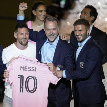 Sah! Lionel Messi Pakai Jersey Pink Inter Miami
