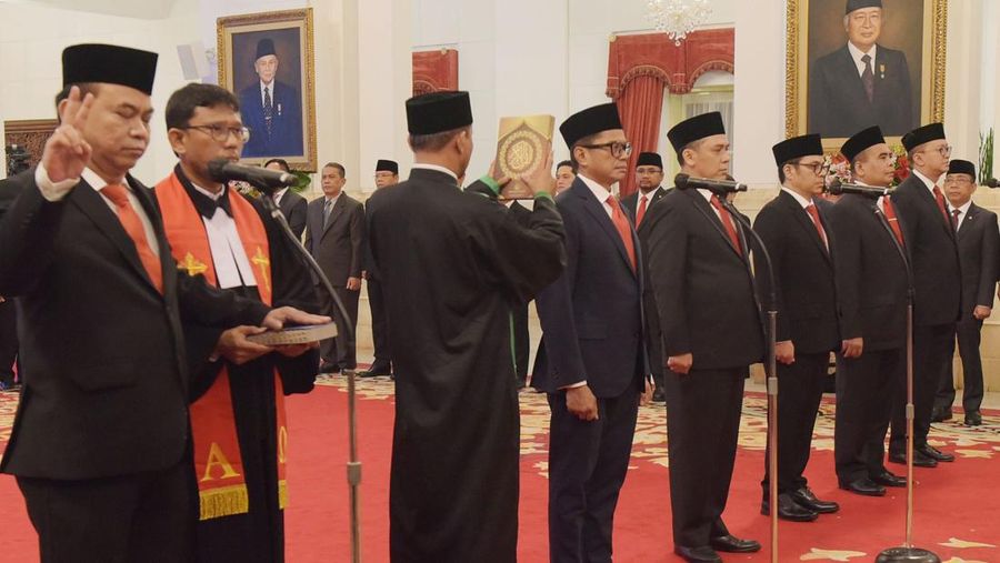 Pelantikan Menkominfo dan lima wamen, di Istana Negara, Jakarat, Senin (17/07/2023). (Dok. Humas Setkab/Rahmat)