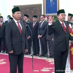Jokowi Lantik 2 Wantimpres Baru, Begini Pesan Wiranto