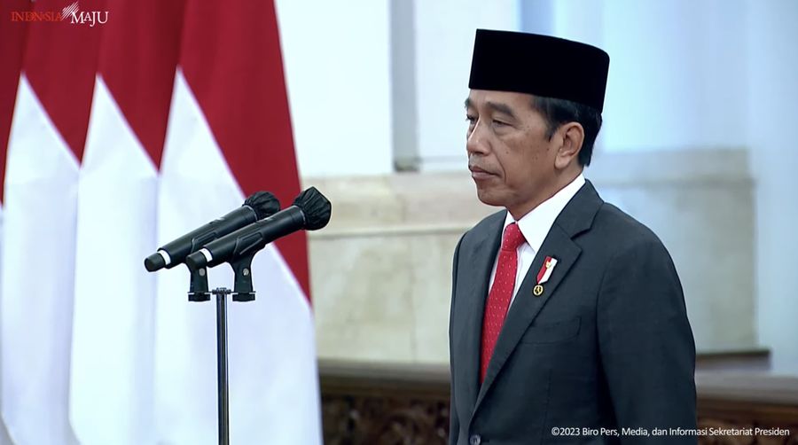 Presiden Joko Widodo melantik Menteri, sejumlah Wamen, dan Anggota Wantimpres Sisa Masa Jabatan 2019-2024, pada Senin (17/7/2023). (Tangkapan Layar Youtube Sekretariat Presiden)