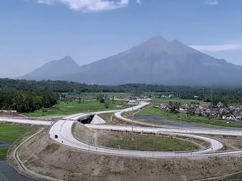 Ditinggal Jokowi, Ini Proyek Tol Jawa yang Belum Beres 2024