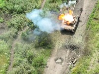 Potret Serangan Udara Ukraina di Bhakmut, Tank Rusia Hancur