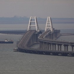 Mengenal Jembatan Krimea, Simbol Kremlin yang Diserang Drone
