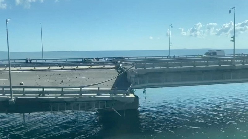 UKRAINE-CRISIS/CRIMEA-BRIDGE A view shows the section of a road split and sloping to one side following an alleged attack on the Crimea Bridge, that connects the Russian mainland with the Crimean peninsula across the Kerch Strait, in this still image taken from video released July 17, 2023. Сrimea24tv/Handout via REUTERS ATTENTION EDITORS - THIS IMAGE WAS PROVIDED BY A THIRD PARTY. NO RESALES. NO ARCHIVES. MANDATORY CREDIT.
TPX IMAGES OF THE DAY