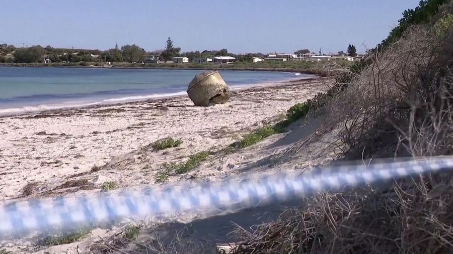 Benda misterius terdampar di pantai Australia (Reuters)