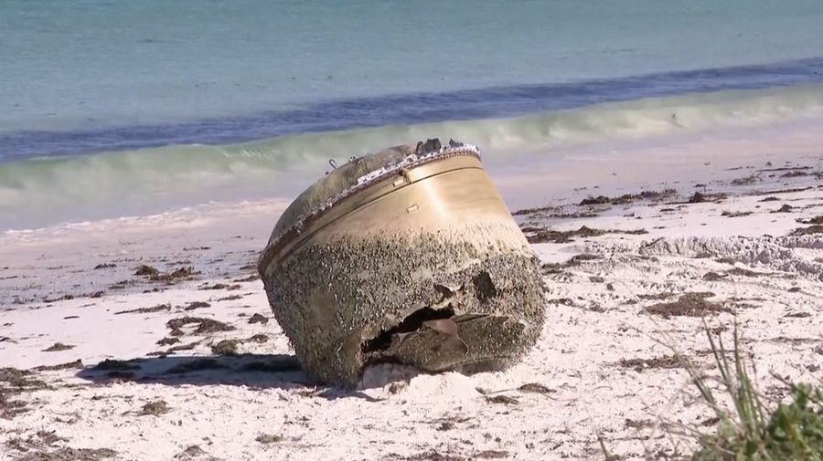 Benda misterius terdampar di pantai Australia (Reuters)