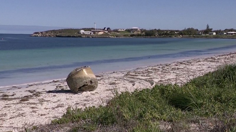 Benda misterius terdampar di pantai Australia (Reuters)