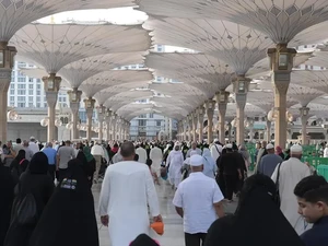 Saudi Anjurkan Pakai Masker di Masjidil Haram-Masjid Nabawi