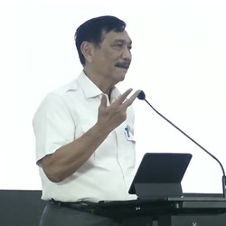 Luhut Pastikan RI Dagang Karbon Mulai September 2023